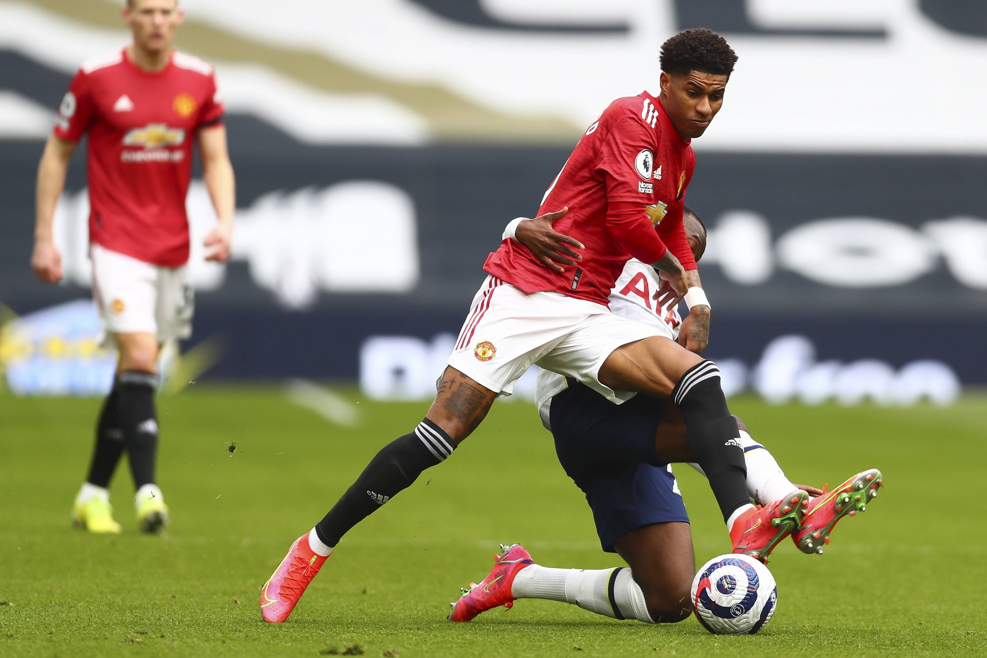 随着英超联 随着英超联